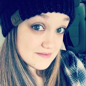 Meet your Posher, Abigail